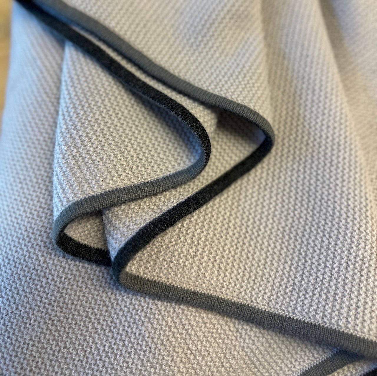 Fine Purl Knit Cashmere Throw in Moonstone with Dark & Storm Gray