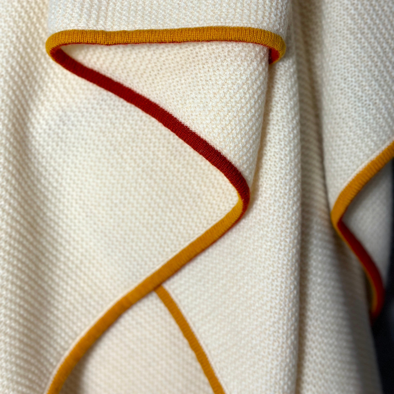 Fine Purl Knit Cashmere Throw in Cream with Fire Brick & Gold