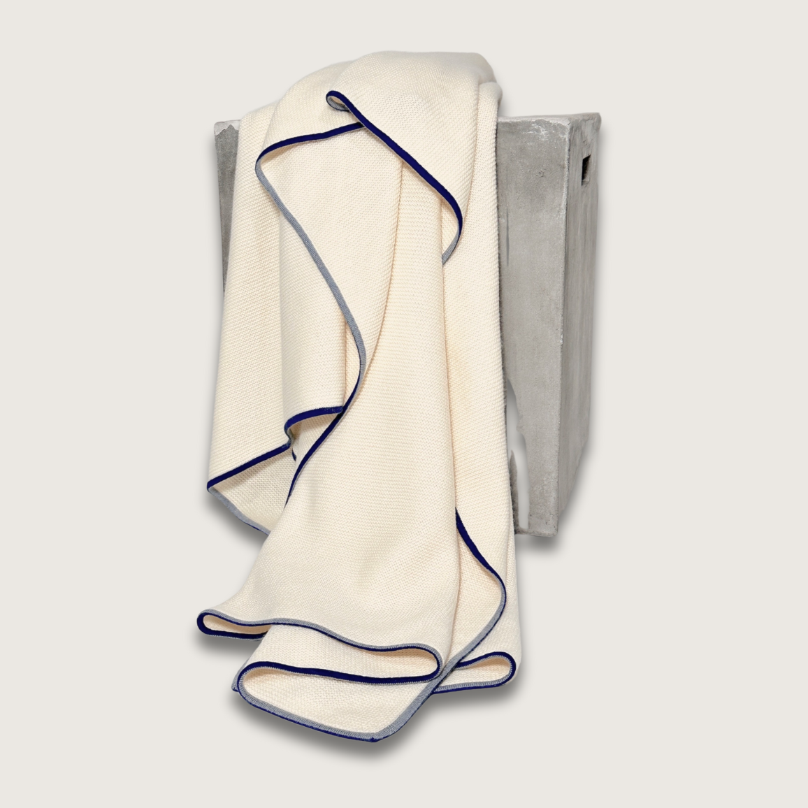 Fine Purl Knit Cashmere Throw in Cream with Classic Blue & Oceania