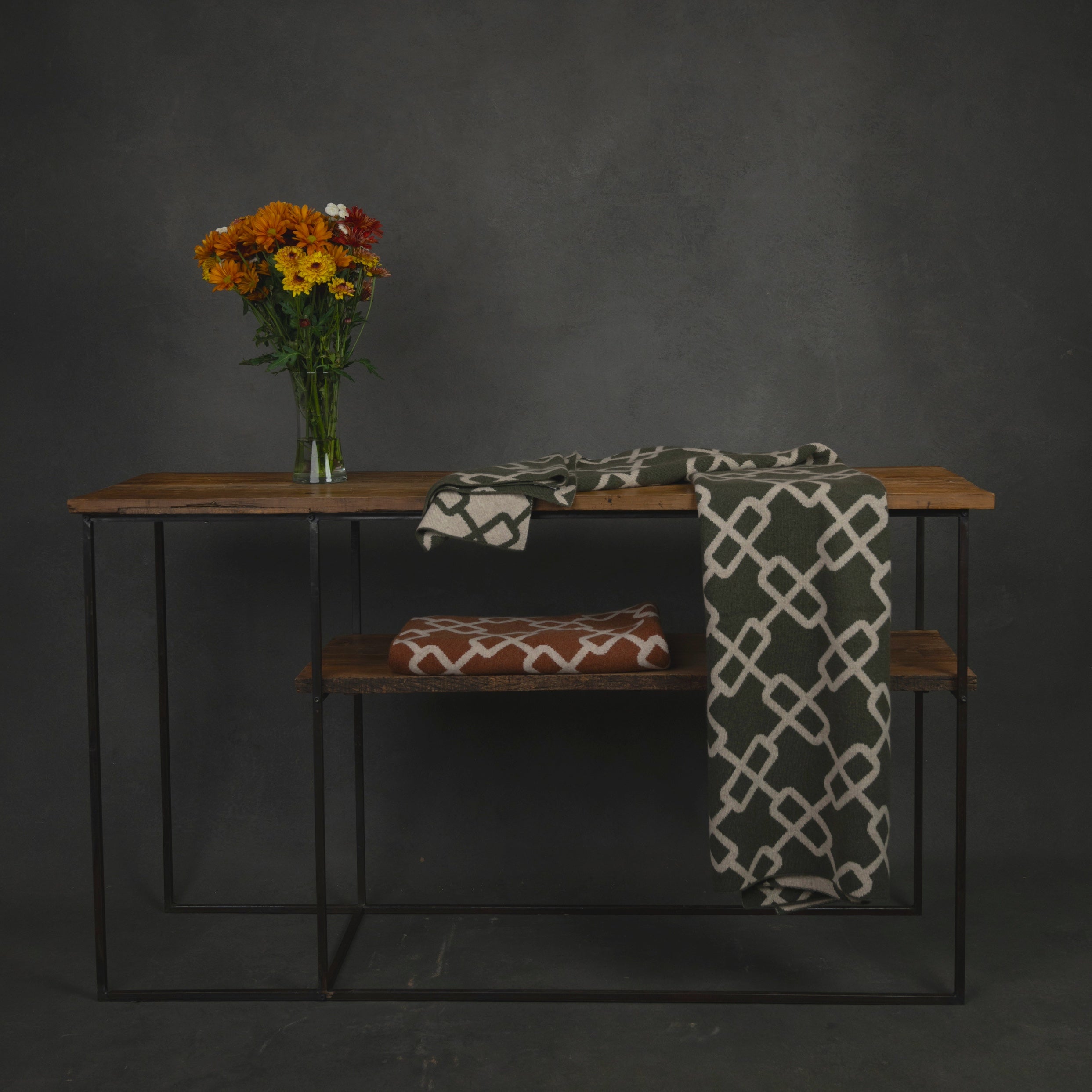 The Hazaar Throw - Army Green & Latte