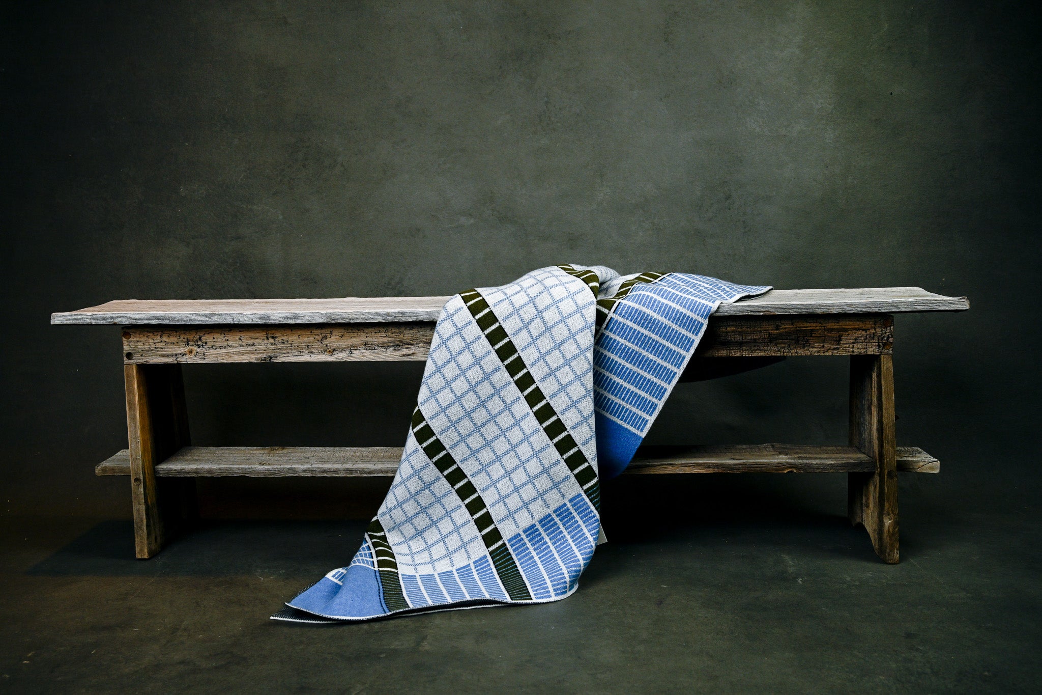 Azure Vintage Bauhaus