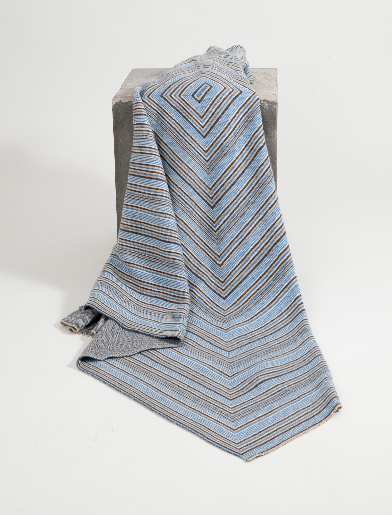 Concentric Jacquard Knit Cashmere Collection - Throws