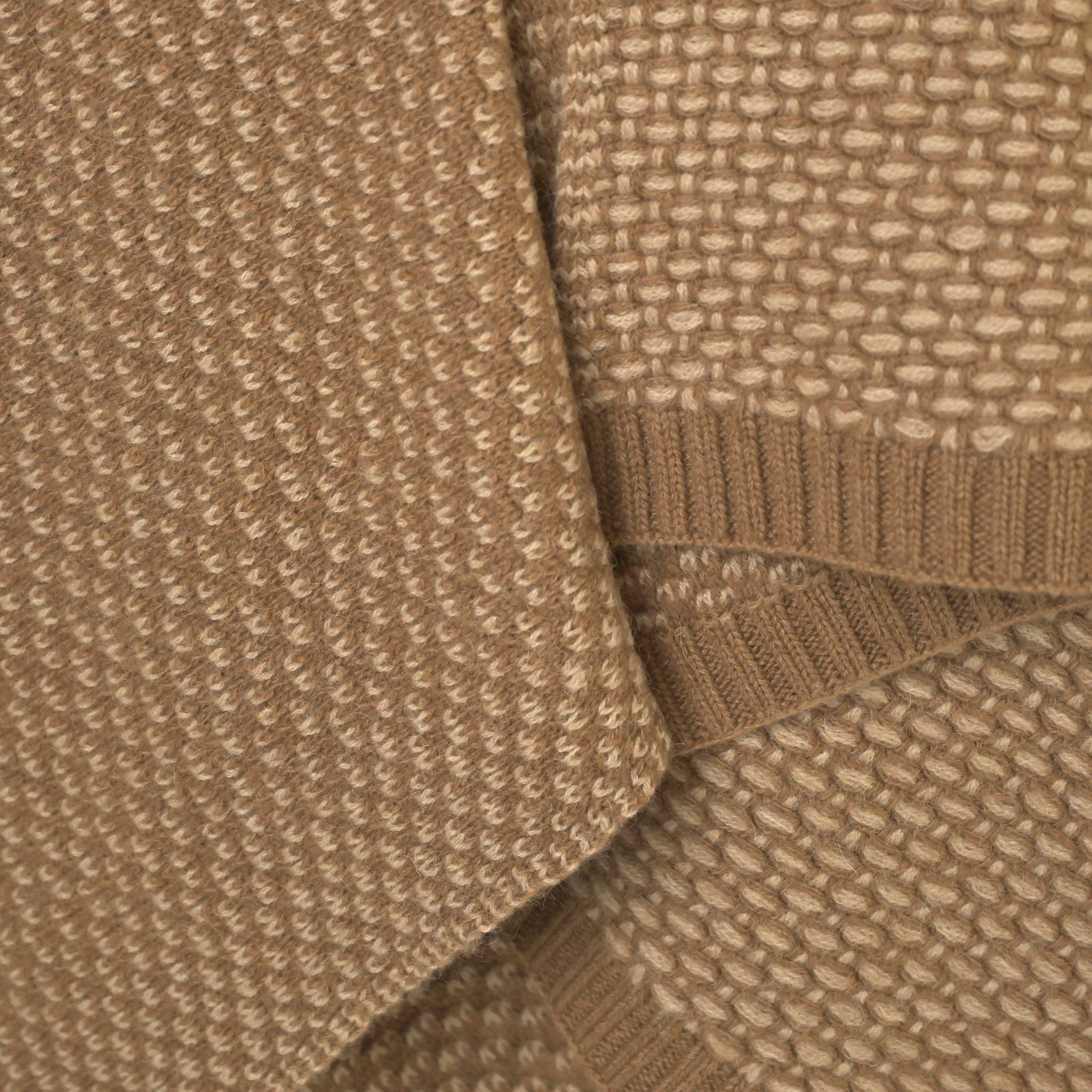 All-camel down Taiga Throw in Gobi & Sand