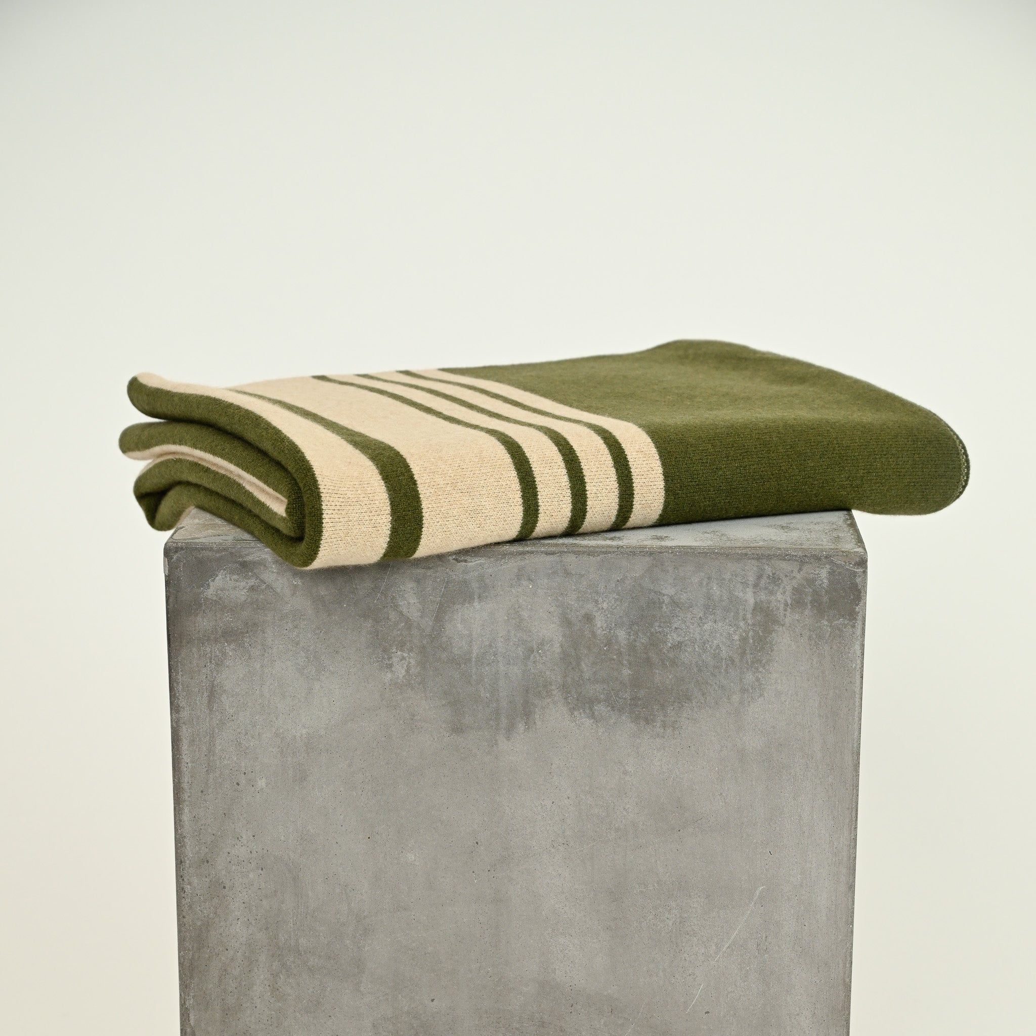 Grete Bauhaus Sunlit Moss
