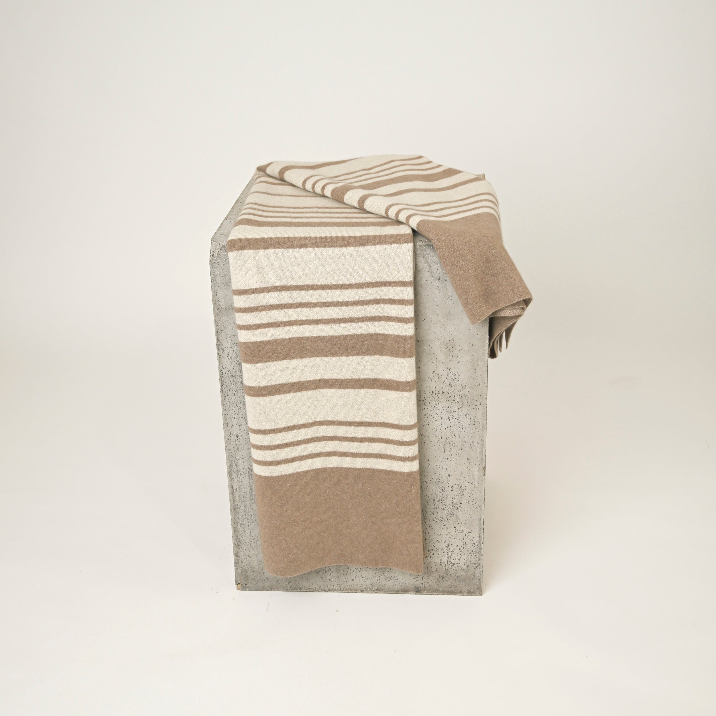 Grete Bauhaus Mocha & Linen