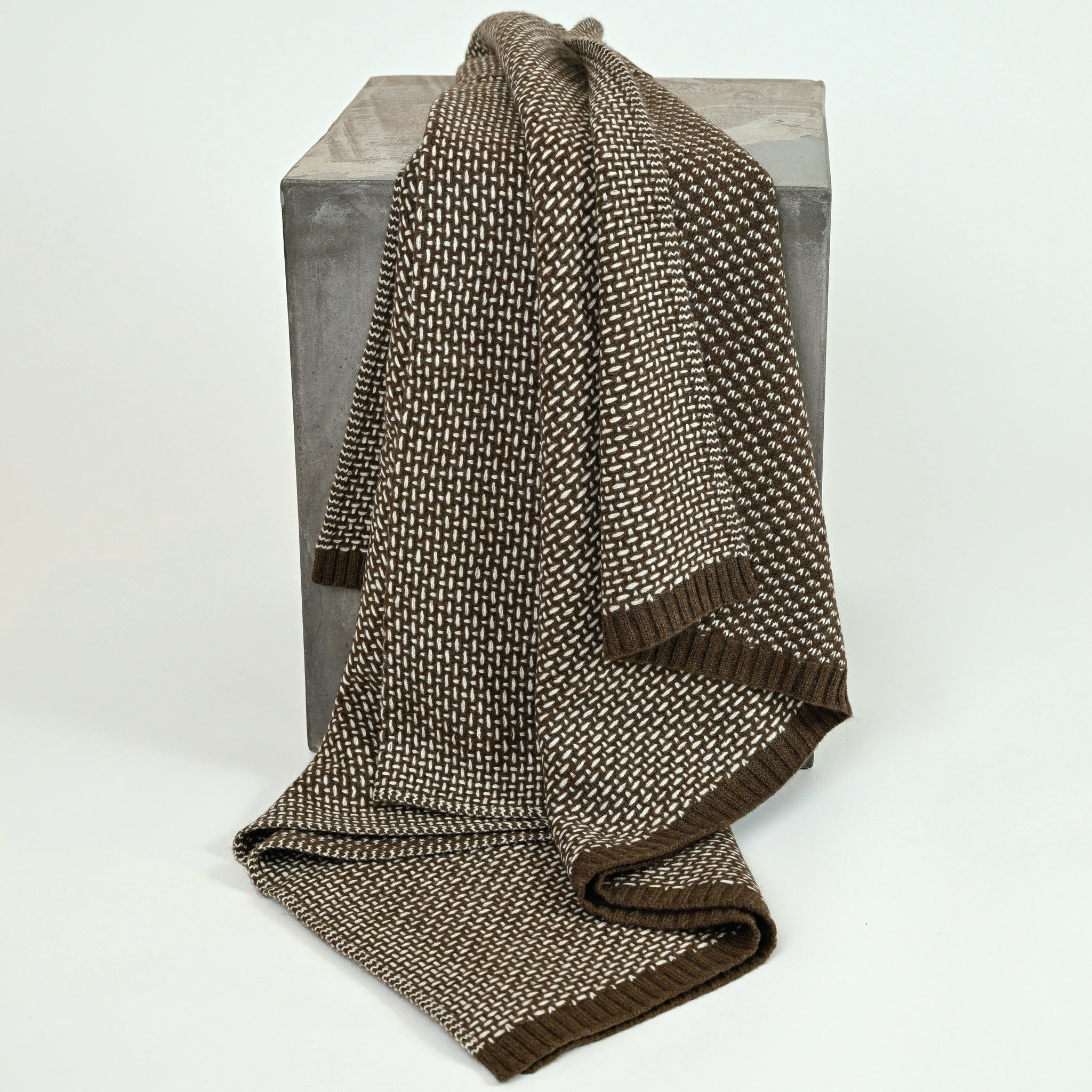Mocha & White Taiga Throw