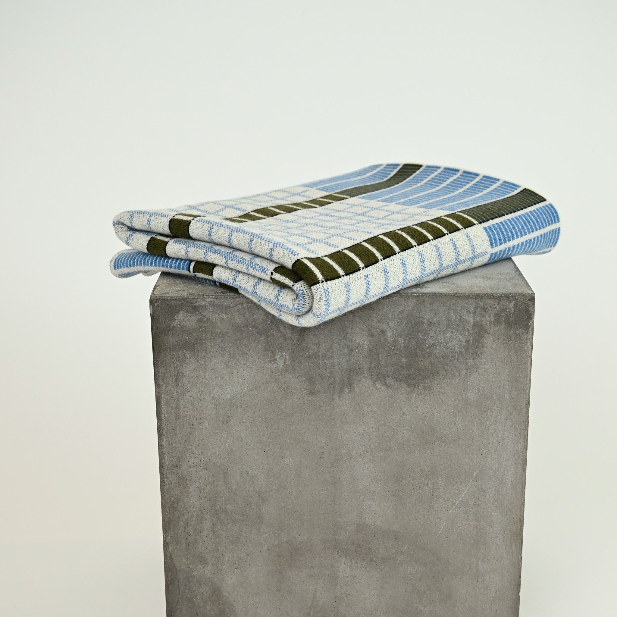 Azure Vintage Bauhaus